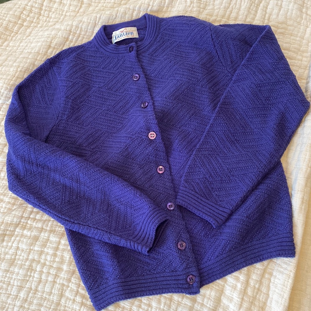 V i n t a g e • Jantzen cardigan sweater